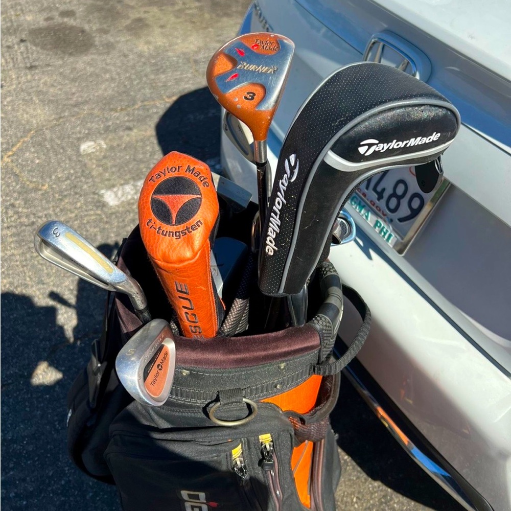 Golf set of clubs irons drivers wedges putter and woods with golf bag